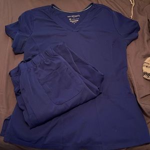 Scrub set